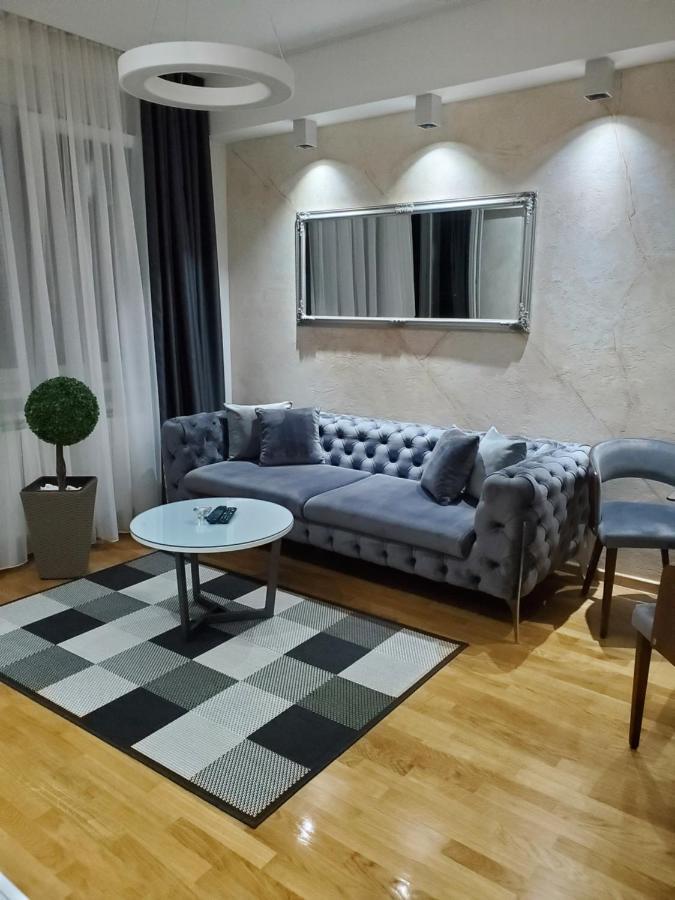 Lux Apartman 33 Kragujevac Eksteriør billede